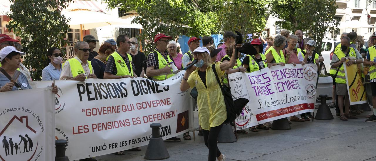 Concentración en València por unas pensiones dignas en una imagen de archivo