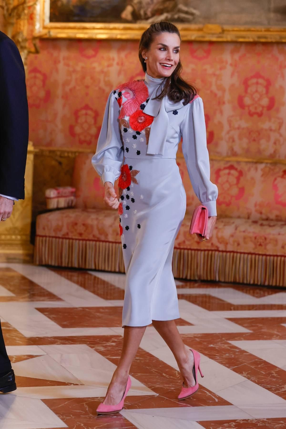 La reina Letizia sin mascarilla en el tradicional almuerzo con motivo de la ceremonia de entrega del Premio Cervantes