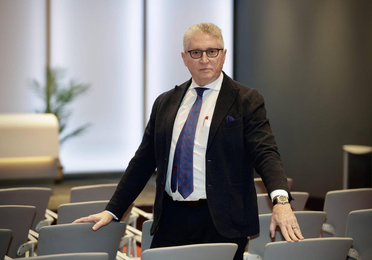 Pedro Prada en el Club de LA NUEVA ESPAÑA.