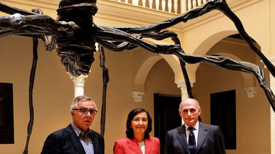 José Lebrero, Rosa Aguilar y Bernard Ruiz-Picasso, bajo la araña de Bourgeois