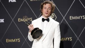 El actor Jeremy Allen White en los premios Emmy