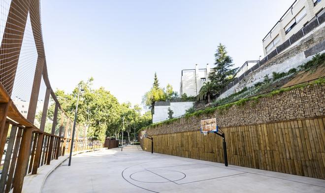 Barcelona abre al público las nuevas pistas de baloncesto bajo el viaducto de Vallcarca