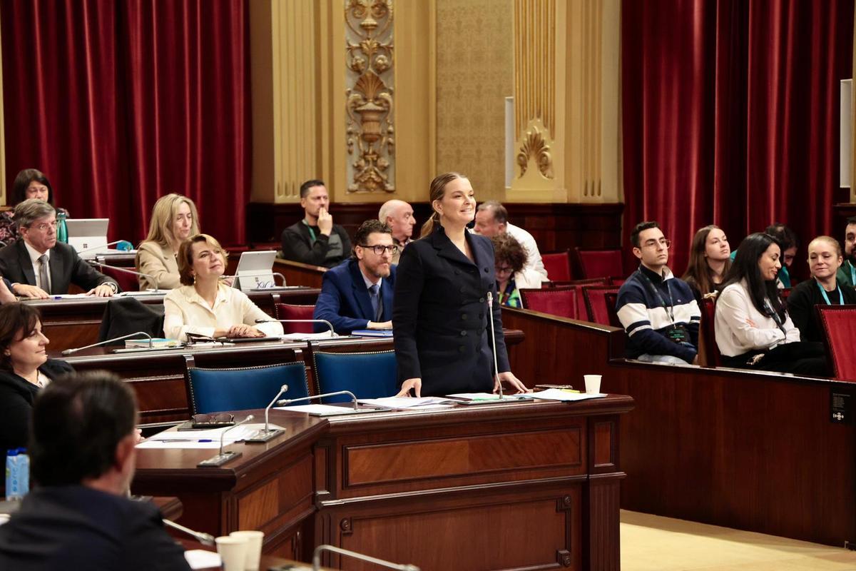 Marga Prohens, durante una intervención en el Parlament.