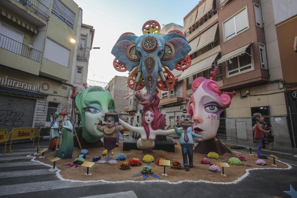 Hoguera Pla Hospital. Tercer premio de cuarta categoría