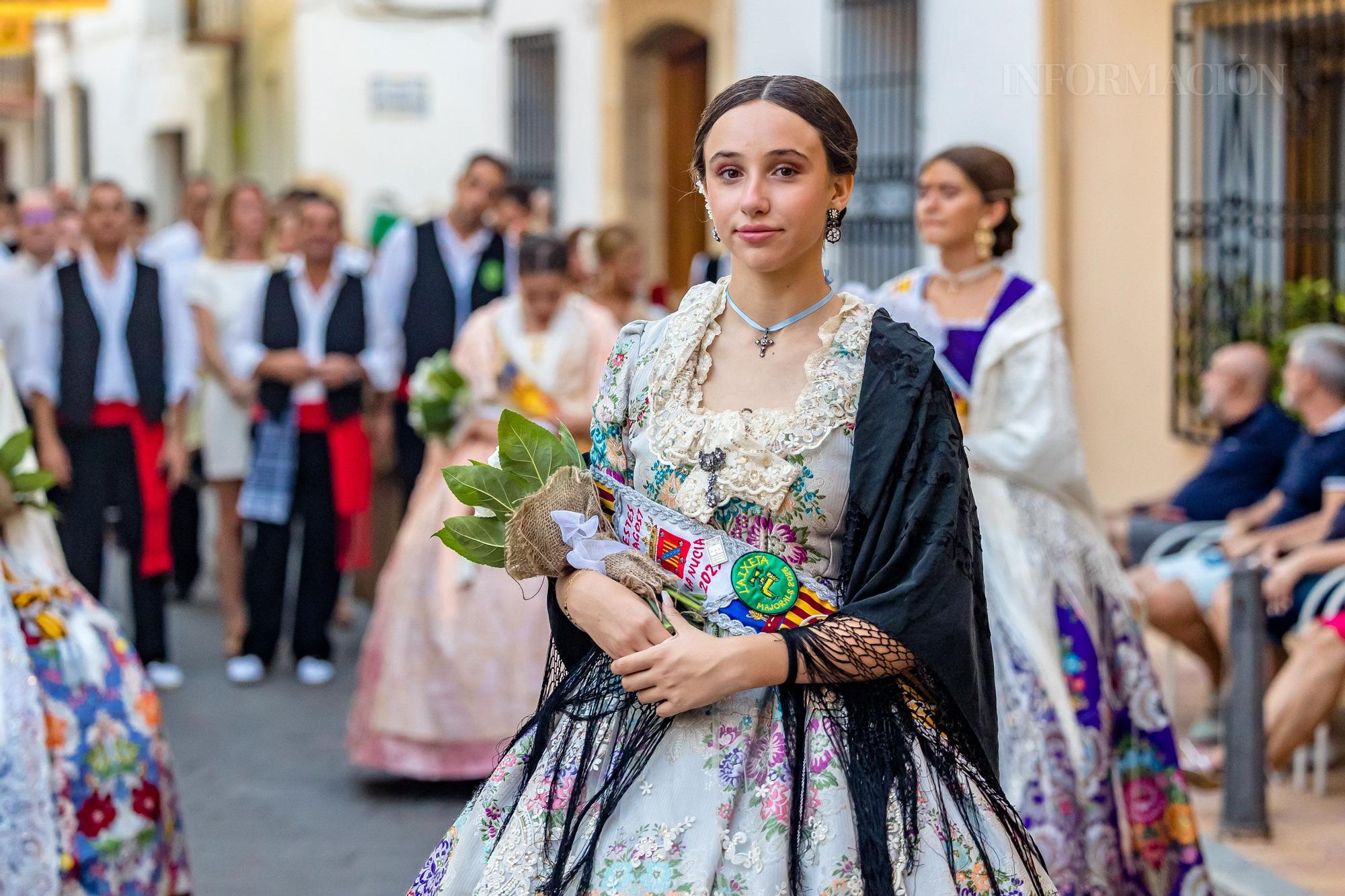 Ofrenda de flores a la Mare de Déu de l'Assumpciò en La Nucía