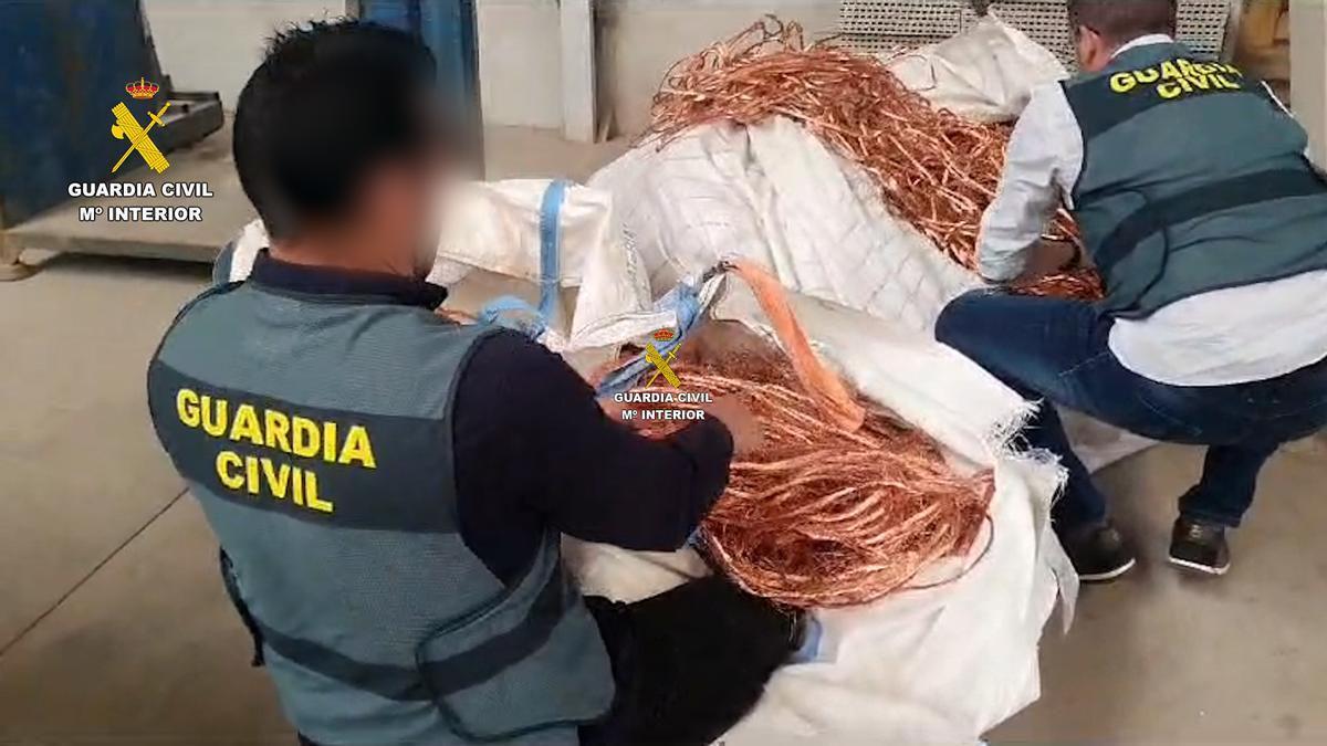La Guardia Civil recupera una tonelada y media de cable de cobre que había sido sustraído de una empresa