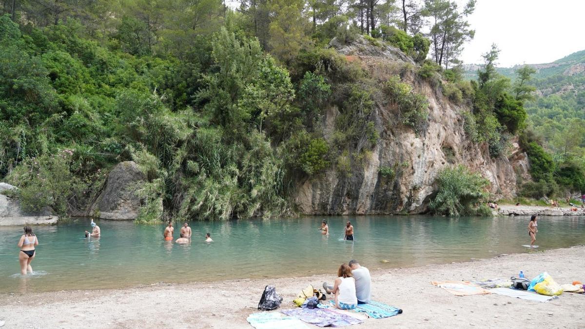 Fuente de Baños de Montanejos, una auténtica playa entre montañas.