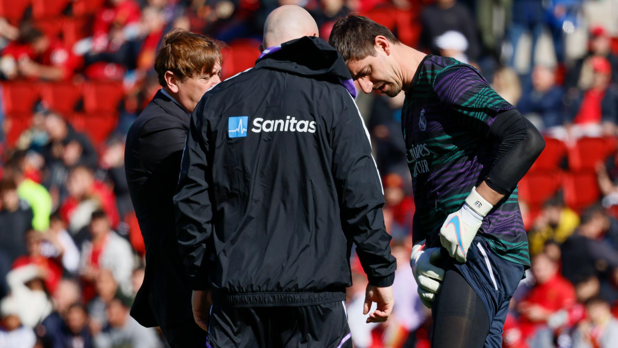 Courtois, se retiró lesionado durante el calentamiento en Son Moix