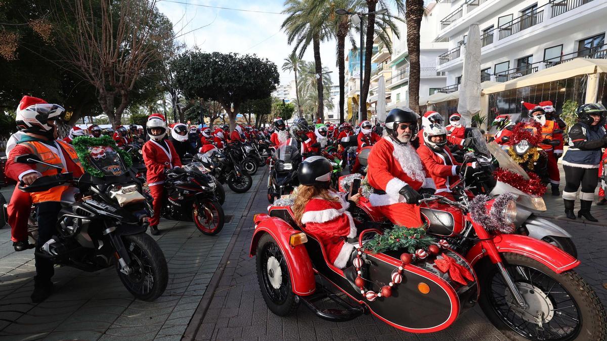 Todas las imágenes de la Papanoelada Motera Solidaria en Sant Antoni