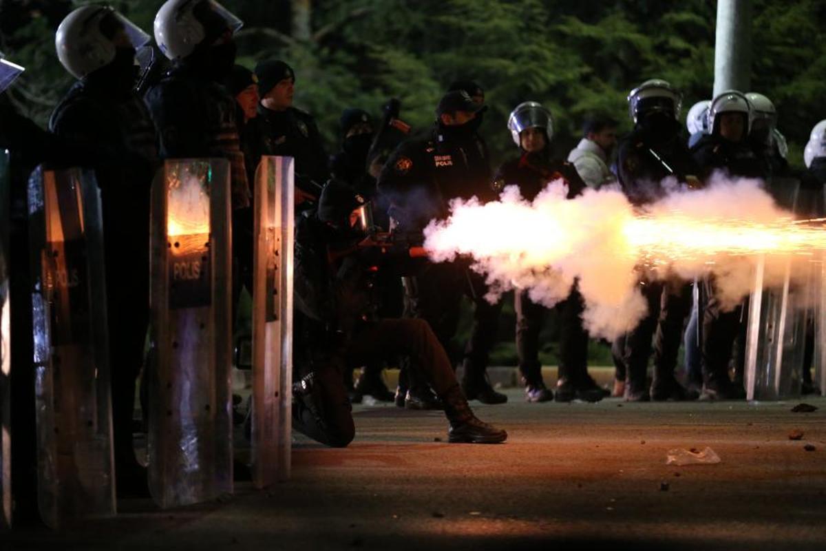 Al menos 343 detenidos durante las protestas del viernes en Turquía contra la detención del alcalde de Estambul Al menos 343 detenidos durante las protestas del viernes en Turquía contra la detención del alcalde de Estambul