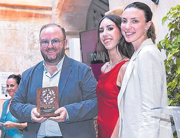 Tommy Ferragut, Carlota López y Catalina Ballester.jpg