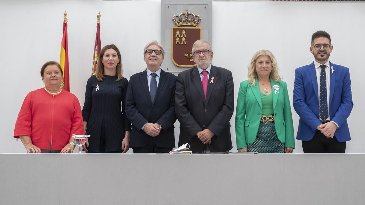 Nueva composición de la mesa de la Asamblea Regional.