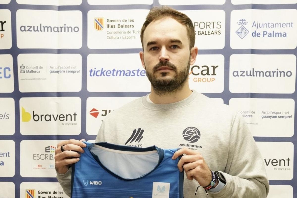 Alberto Antuña, presentado como nuevo entrenador del AzulMarino.