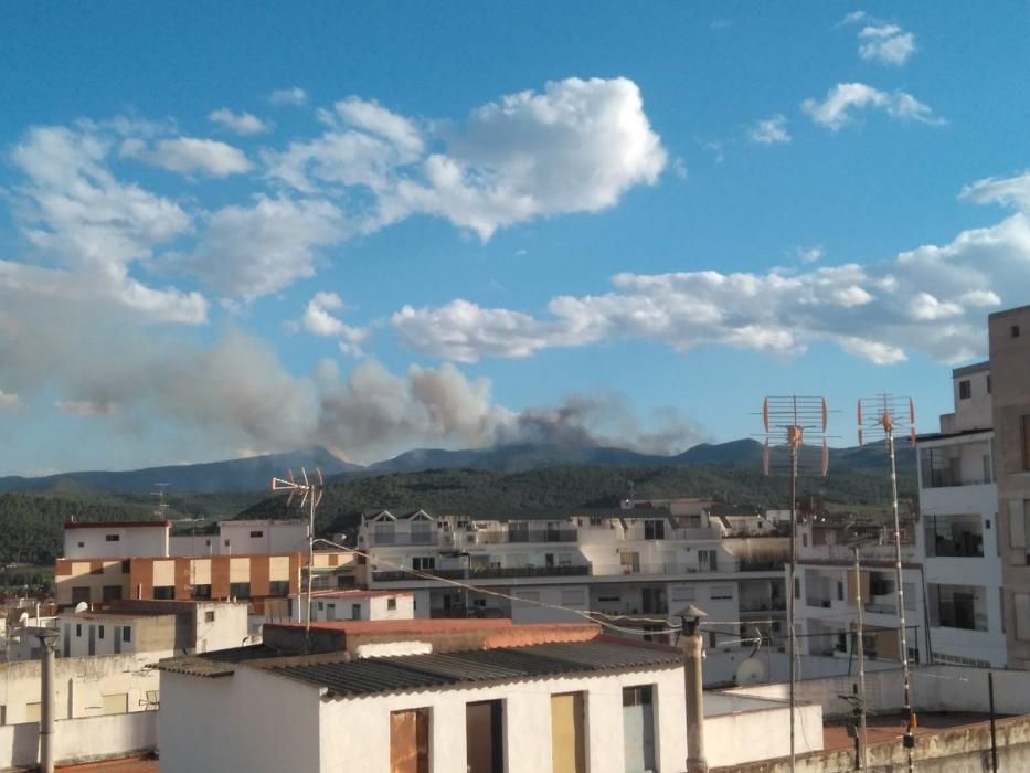 Un incendio amenaza la Calderona en Gátova