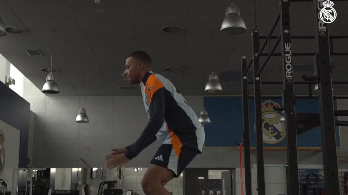 Mbappé se machaca en su vuelta a Valdebebas