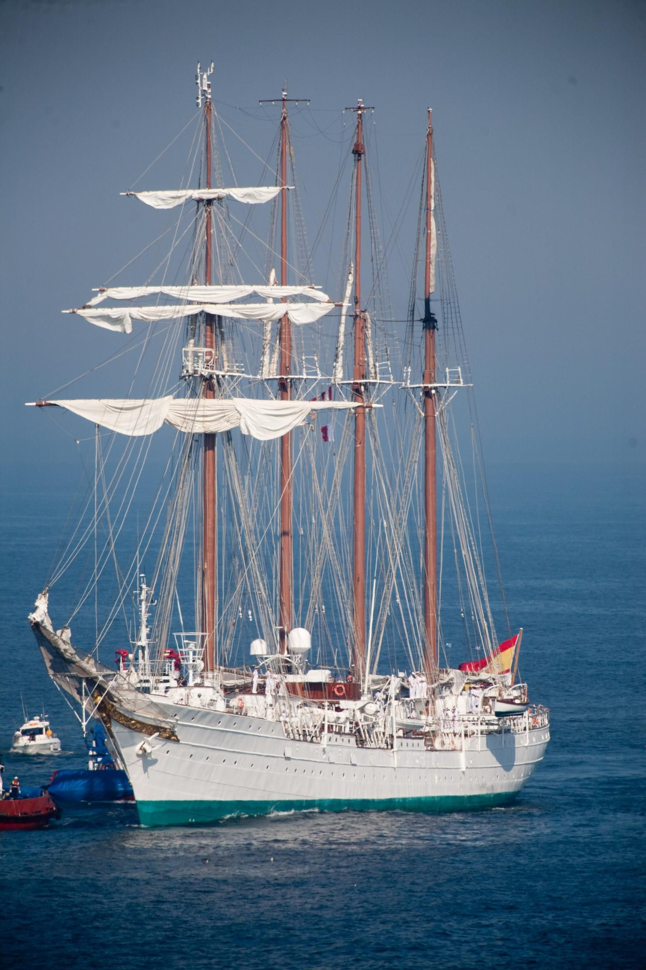 En imágenes: Así fue la última visita del Juan Sebastián Elcano a Asturias, en 2013 y a Avilés