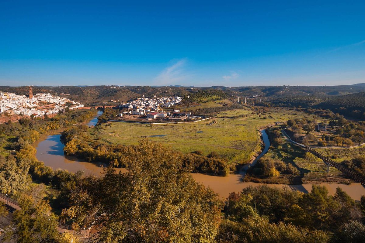 Vistas al meandro del Guadalquivir desde Montoro.
