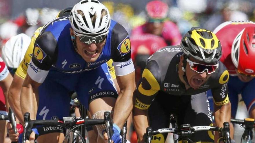 Marcel Kittel, a la izquierda, fue el vencedor de la cuarta etapa del Tour en la llegada a Limoges. // Reuters