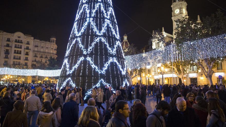 Valencia extenderá la iluminación navideña a todos los distritos
