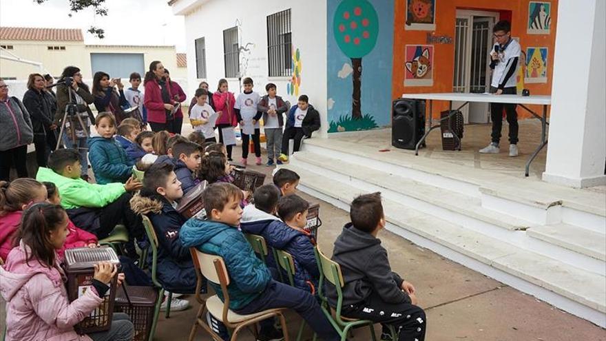 El colegio La Espiga, pionero en una experiencia con compostaje