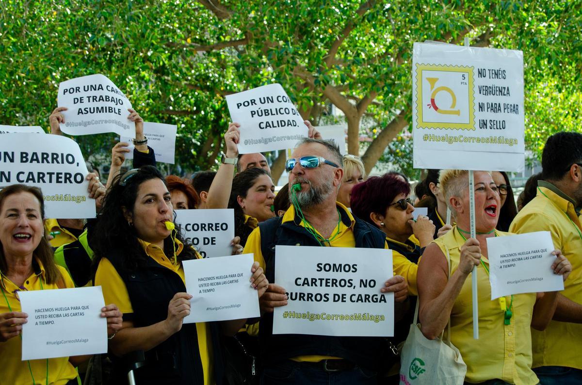 CORREOS MÁLAGA | El personal de Correos en Málaga sale a la calle ...