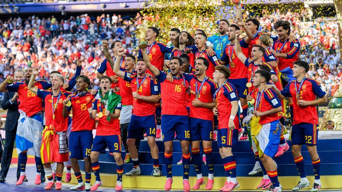 La seleccion celebra ser los campeones en el Mundial 2026