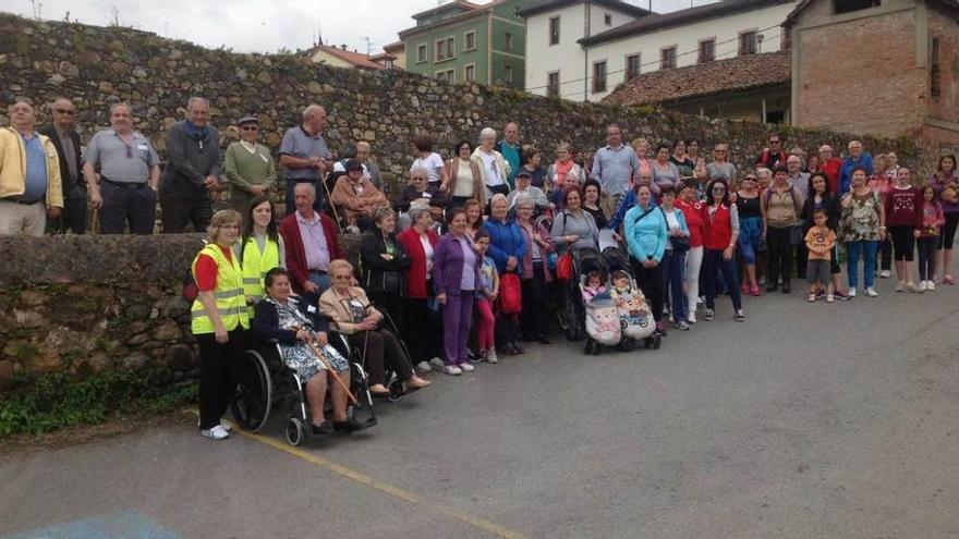 El grupo que participó en la marcha saludable de Grado.