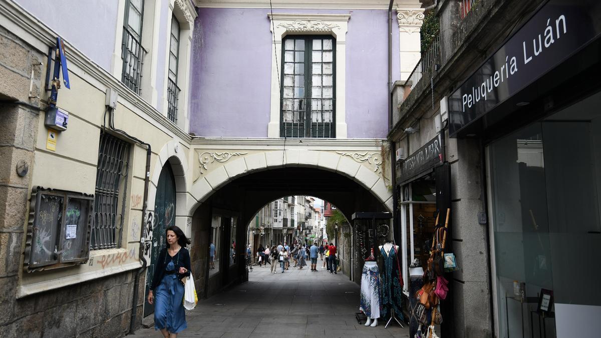 La calle Don Gonzalo, por donde circulaba el hombre desnudo sobre el patinete.