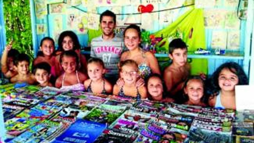 Miajadas premia a los niños más lectores de su piscina