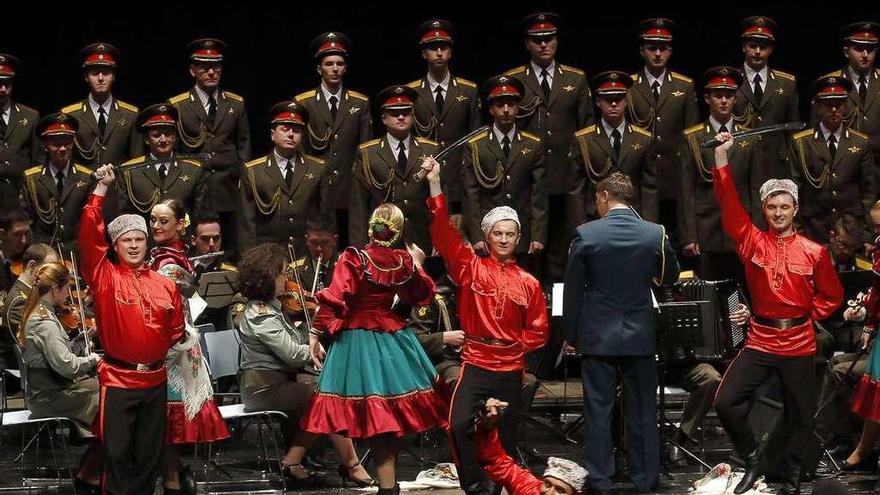 Coro, ballet y orquesta del Ejército Ruso. // FdV