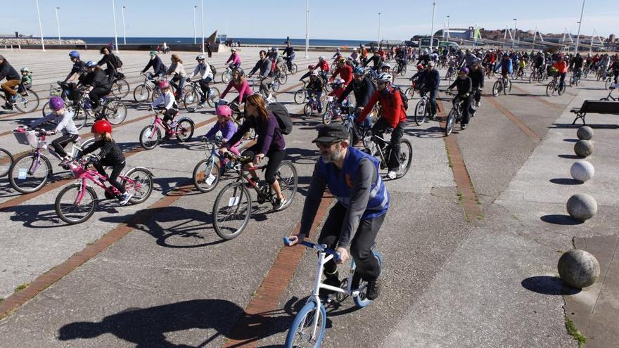Xixón Sí Puede reivindica un plan urgente de mejora de las vías ciclistas
