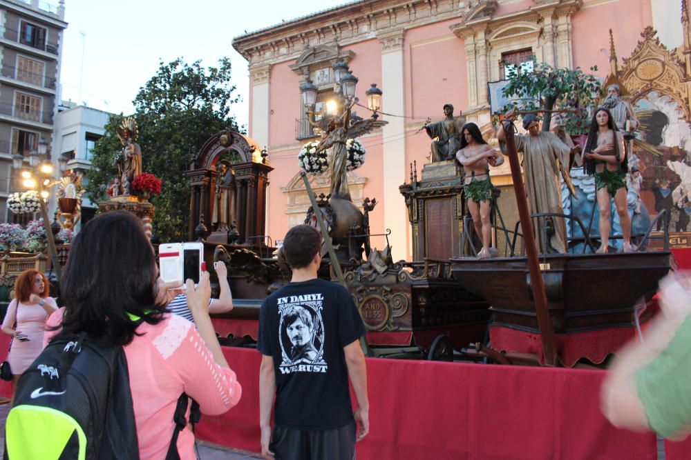 Llegada de las Rocas a la Plaza de la Virgen