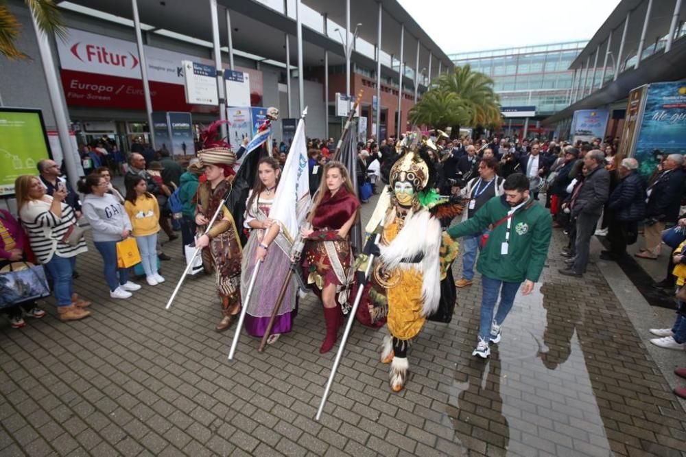 La Federación de Moros y Cristianos de Alicante lleva la fiesta a Madrid.