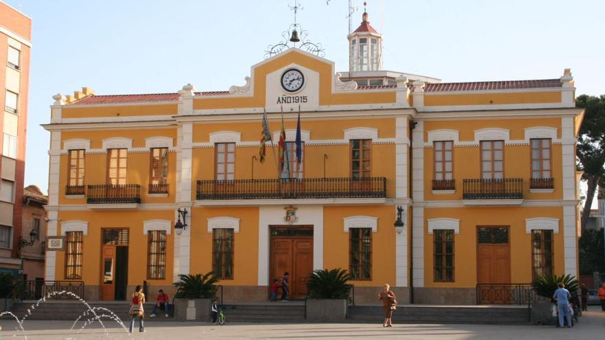 Una edila gana en el juzgado el derecho a una excedencia de su plaza en Burjassot