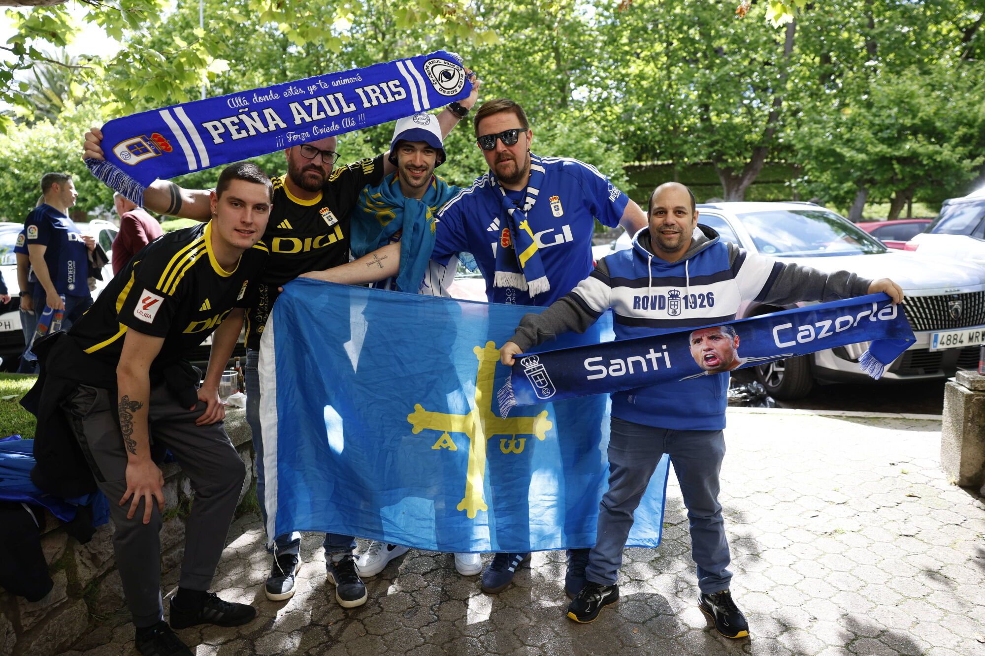 La afición del Oviedo toma Santander antes de enfrentarse al Racing.