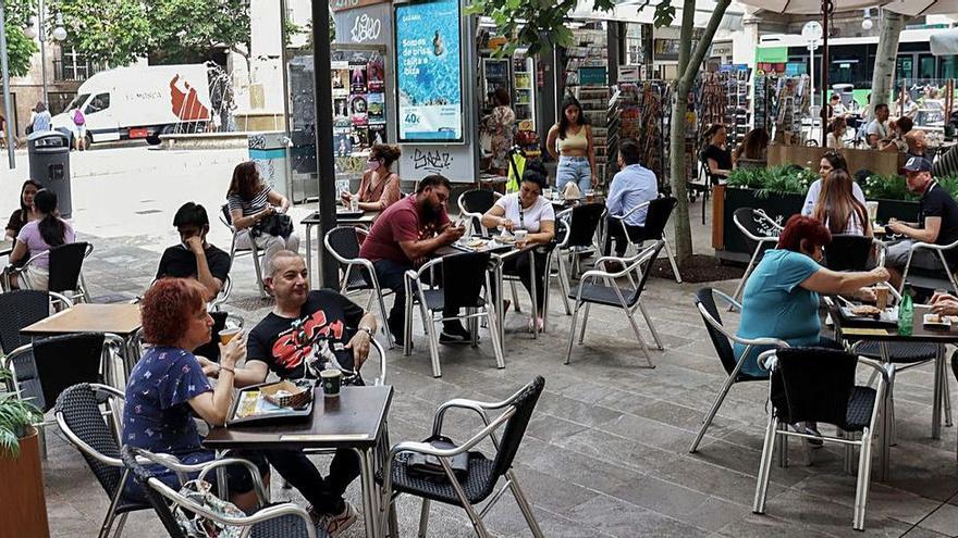 Uneins sind sich Gewerkschafter und Unternehmer beim Thema Rauchen auf Café-Terrassen