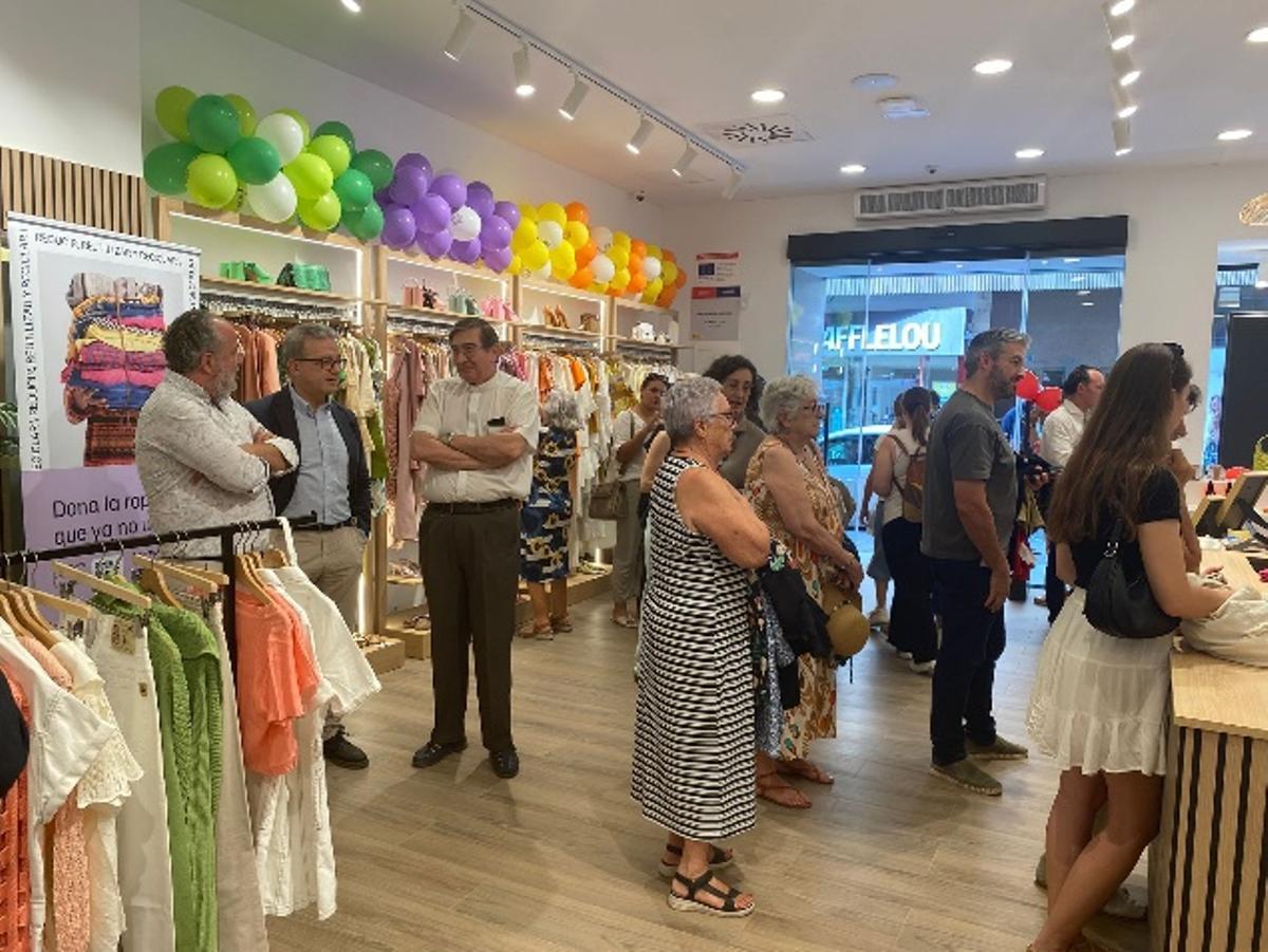 Inauguración en Alicante de la tienda de Cáritas Moda-re