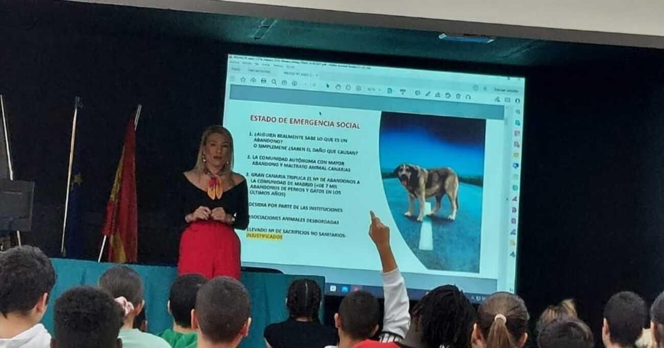 Arrugas con huellas: proyecto con mascotas abandonadas en centro de mayores