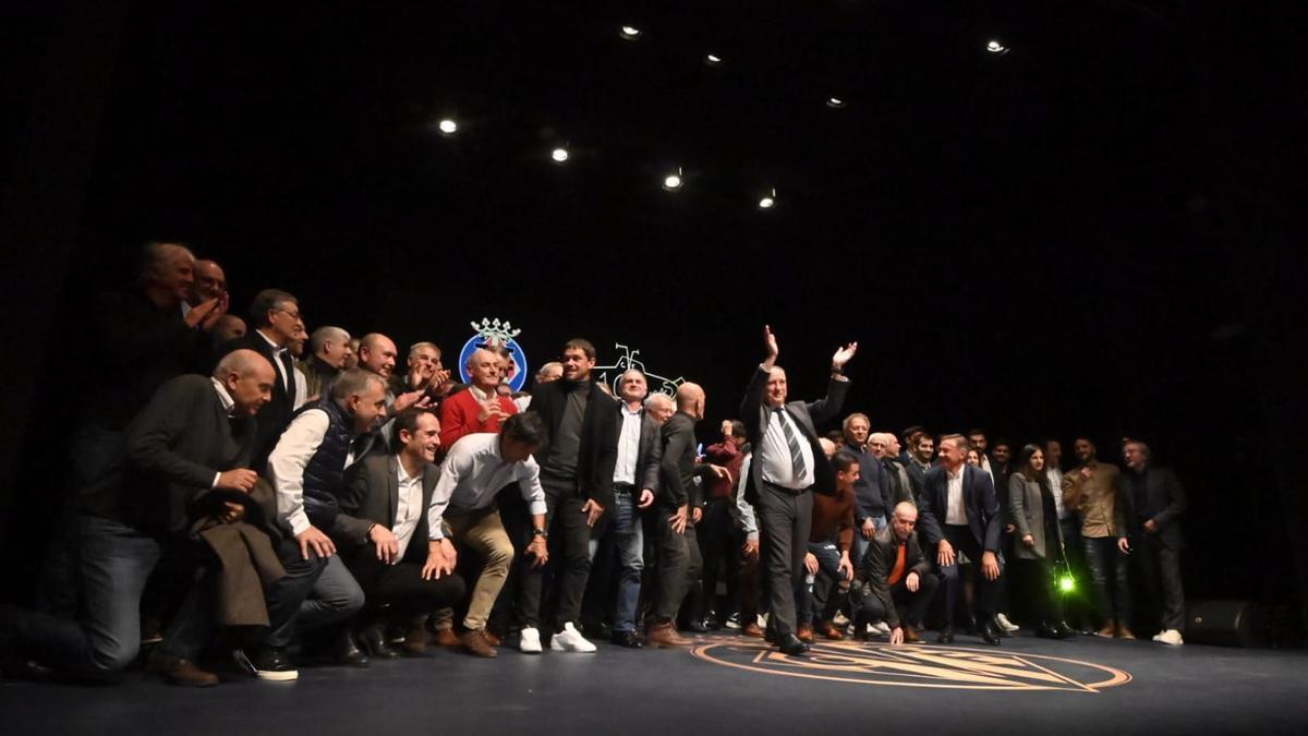 Foto de familia tras la conclusión del acto en el Auditorio de Vila-real.