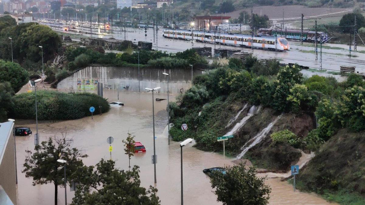 Rodalies recupera gran parte del servicio de la R1 este martes, pero sigue con importantes cortes en ocho líneas