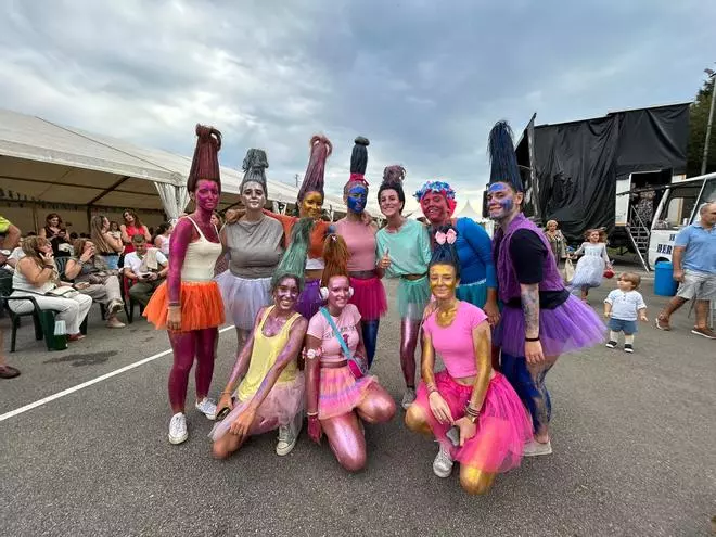 EN IMÁGENES: Un concurso de disfraces pone el colofón a las fiestas de Naveces