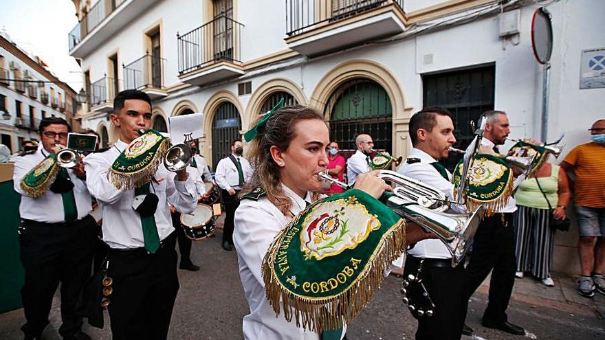 Música. La banda de la Esperanza acompañó a la Virgen.