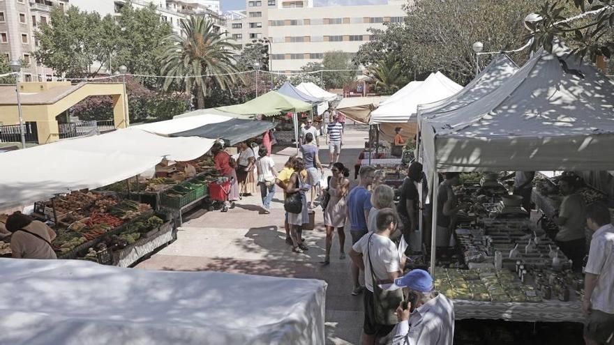 El mercado de la plaza de los Patines está a cinco minutos desde el centro Pra-ita y es visitado por sus pacientes un sábado al mes.