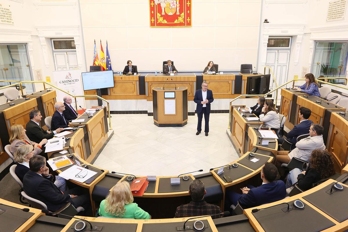 Un momento de la sesión donde se ha confirmado la presidencia de la Diputación de Alicante del Camino del Cid