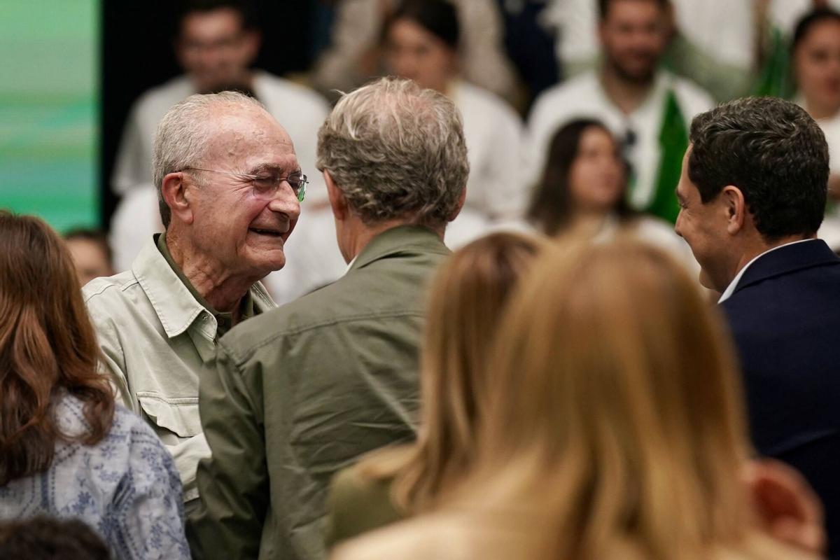 Mitin del candidato a la presidencia de la Junta de Andalucía, Juanma Moreno Bonilla, junto al presidente del PP nacional, Alberto Núñez Feijoo, en Carranque