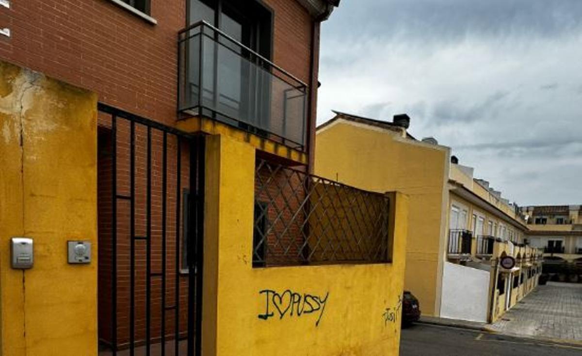 Una de las viviendas okupadas en Massamagrell.