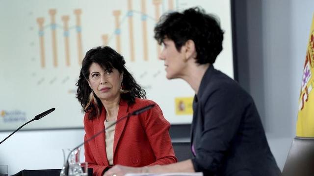 Elma Saiz i Ana Redondo, en la roda de premsa posterior al Consell de Ministres.