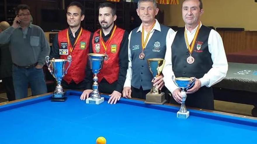 Raül Cuenca y sus rivales tras el campeonato español celebrado en Baeza.