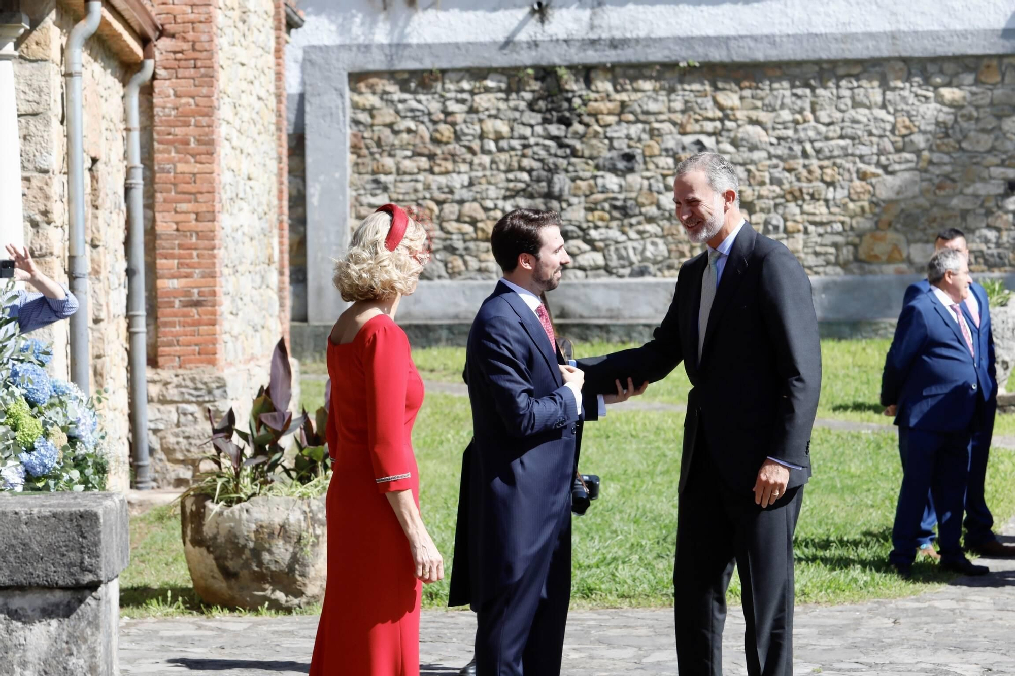 El Rey Felipe VI, testigo de excepción en la boda de su ahijado en Gijón (en imágenes)