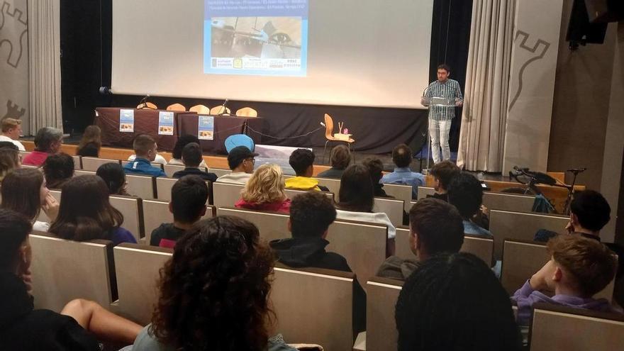 Almassora une a 250 alumnos contra el cambio climático: &quot;Todos podemos poner de nuestra parte&quot;